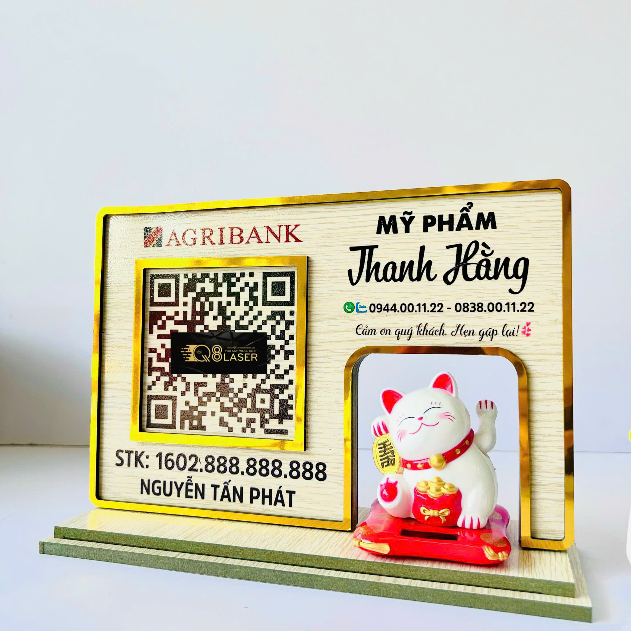 Bảng QR gỗ kèm khay trưng bày